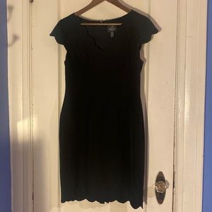 Black Scalloped Adrianna Papell Dress - 8P